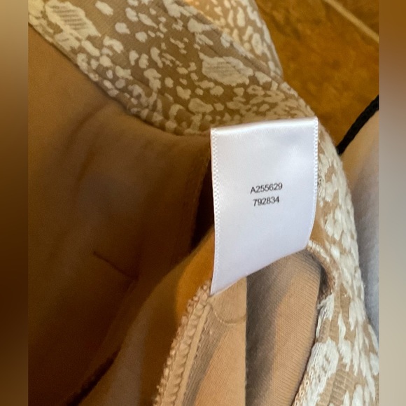 ISSAC MIZRAHI  ~ Animal Print Snap Front Jacket Tan w/White Print - Picture 9 of 9